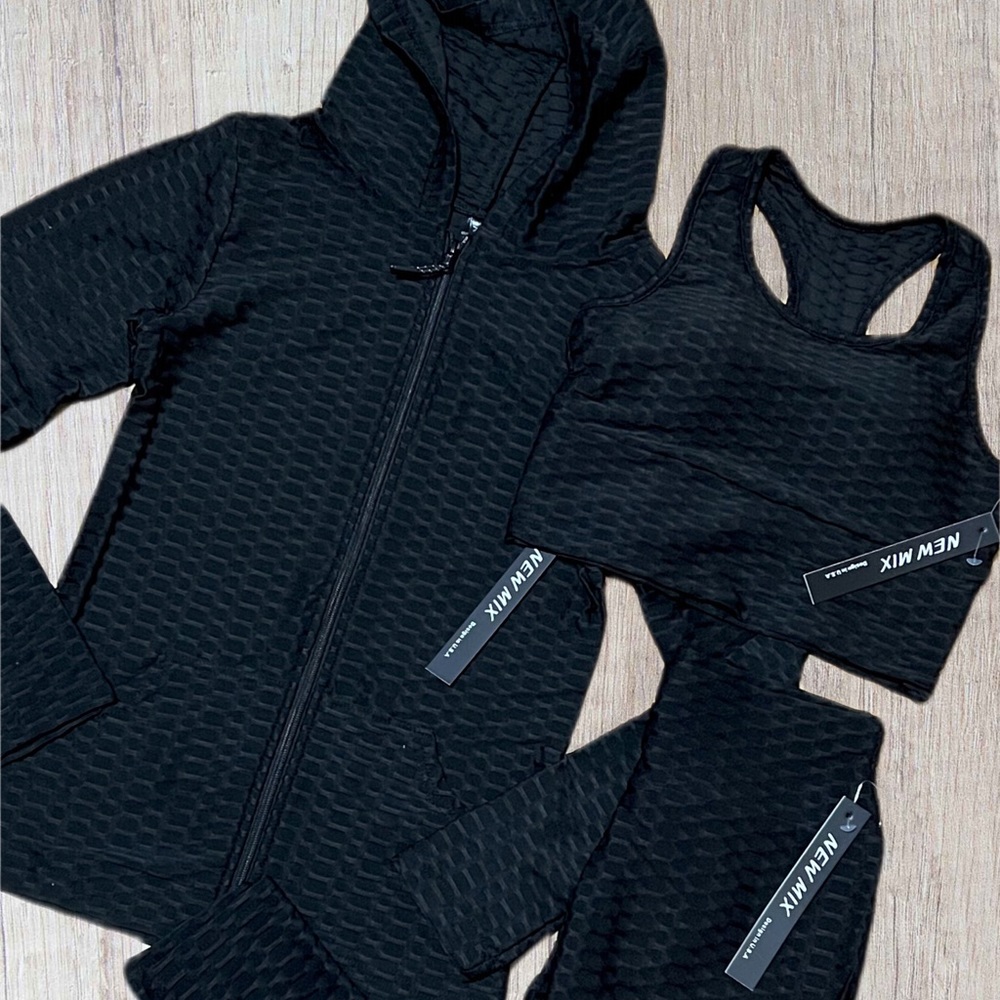 TikTok Leggings, Sports Bra & Zip-Up Jacket Activewear Set NWT Women’s